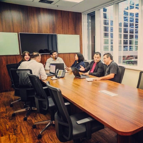 Equipe MS3TI em reunião estratégica